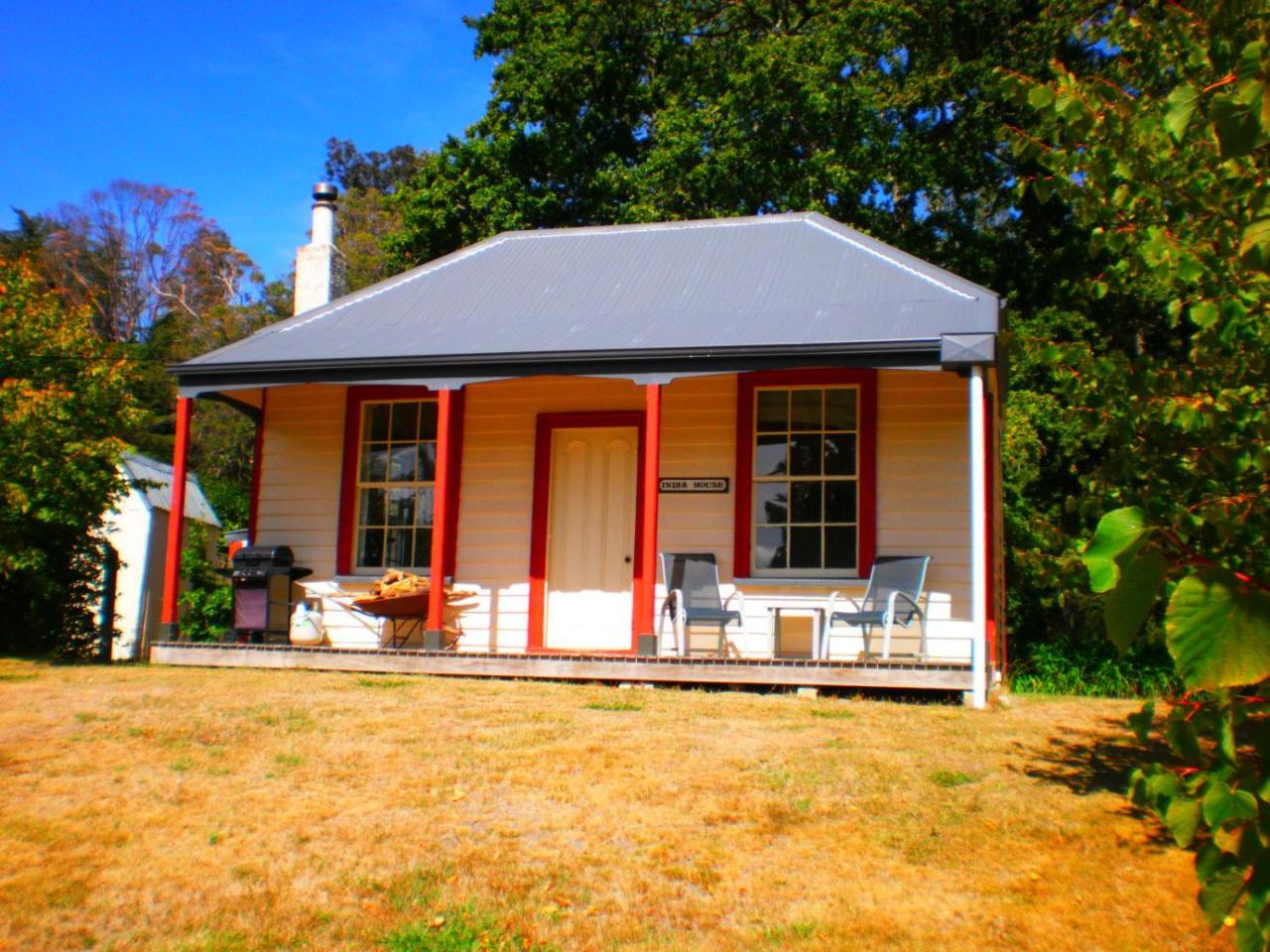 India House & Ica Whare In Whareama, Nr Riversdale Beach Eksteriør bilde